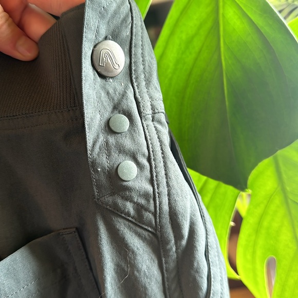 Flylow Life Bibs Overall Shorts - Picture 3 of 6